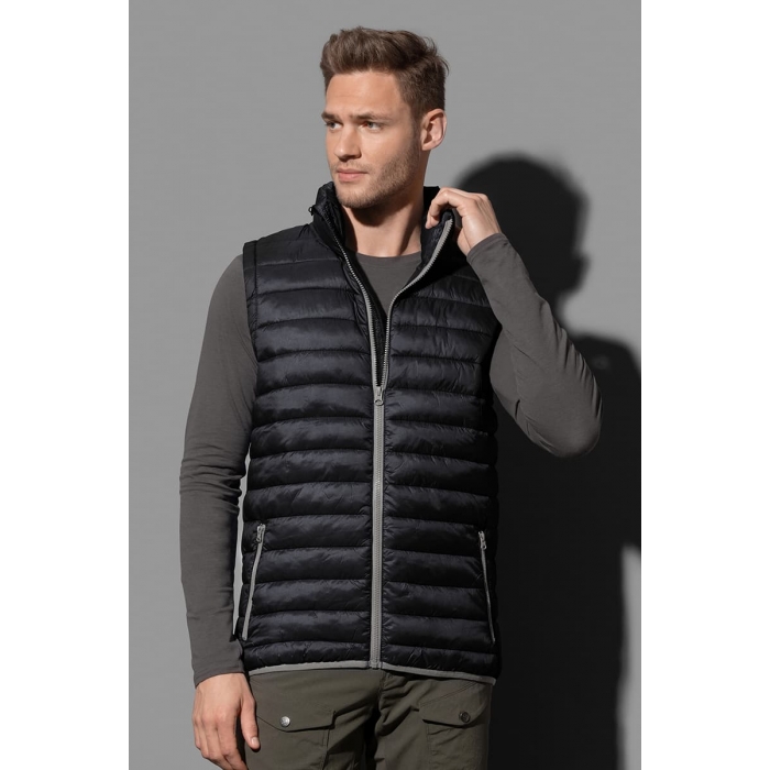Чоловіча стьобана жилетка